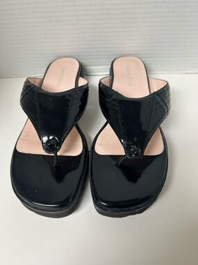 NEW Taryn Rose Tara Black Patent Leather Thong Sandals Resort Vacay Beach sz 8.5